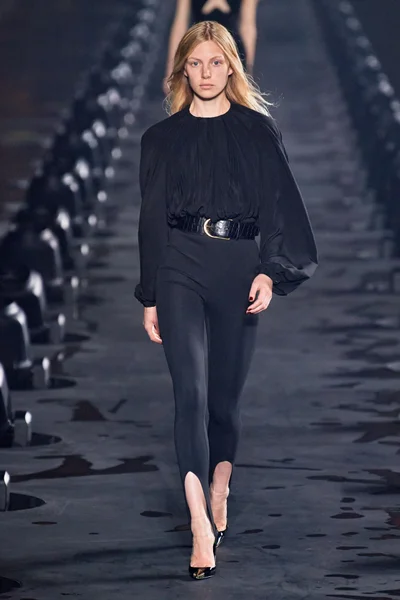 Look 46